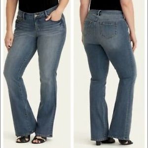 Torrid 18R Premium Ultimate Stretch Slim Boot Light Wash Jeans